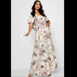🆕 BOOHOO Floral Caped Maxi Dress Festival Cute❤️